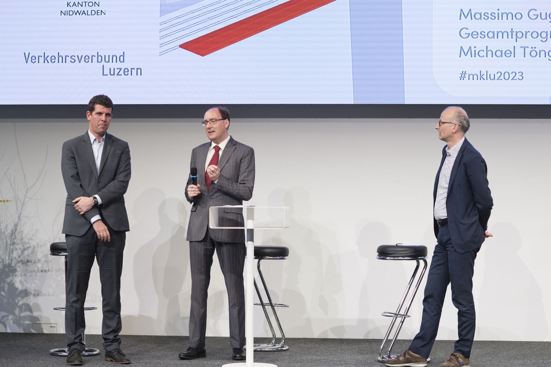 Massimo Guglielmetti SBB und Nationalrat Michael Töngi über den Durchgangsbahnhof Luzern